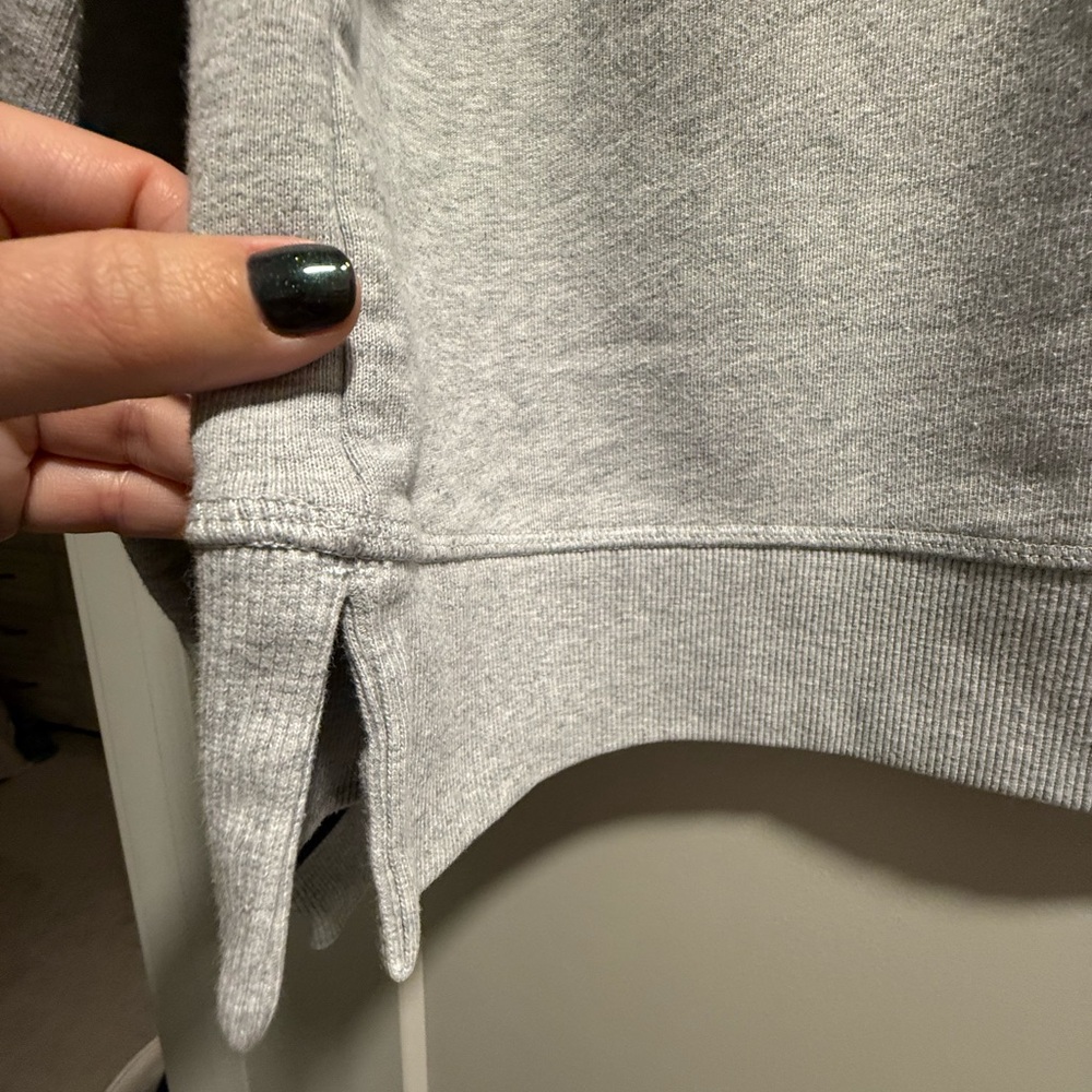 Vineyard Vines Heather Gray Crew Neck Sweater - Picture 3 of 5